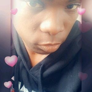 Meet your Posher, Dominique